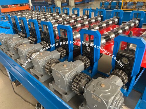 أحدث حالة شركة حول الفرق بين آلات التشكيل بالدرفلة ذات المحرك التروسي وتلك ذات المحرك بالسلسلة