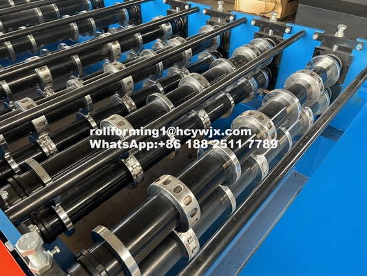 الهيدروليكية 11 11 5.5KW محرك الأرضية سطح لعبة تشكيل آلة 8-12m/min السرعة مع نظام التحكم في اللوحة