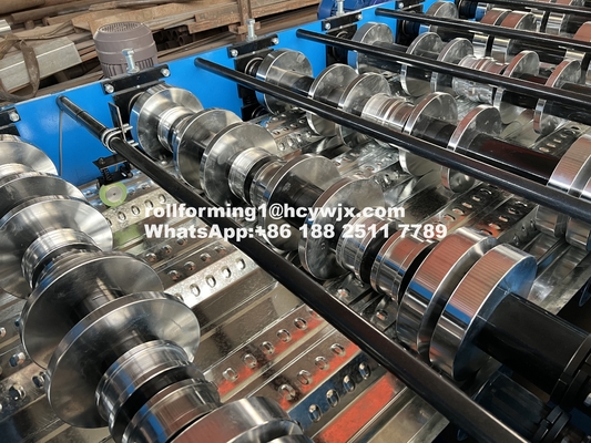 الهيدروليكية 11 11 5.5KW محرك الأرضية سطح لعبة تشكيل آلة 8-12m/min السرعة مع نظام التحكم في اللوحة