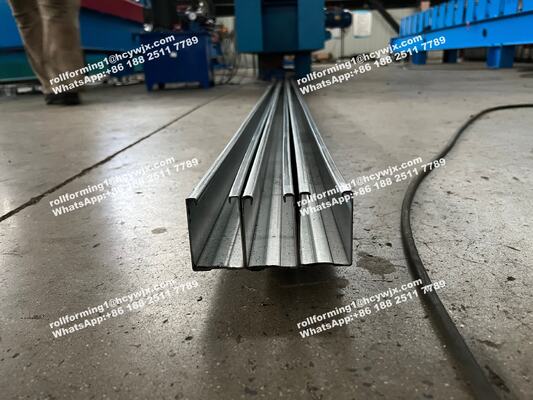 آلة تشكيل قضبان توجيه باب المرآب المقسم، المسار المنزلق