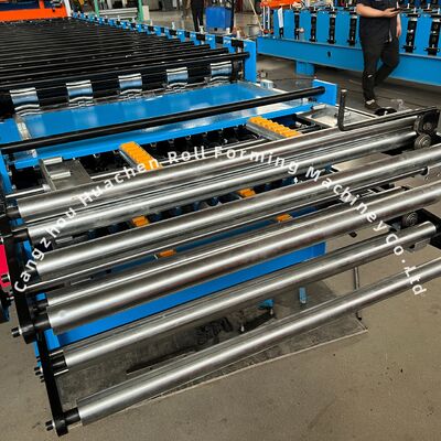 آلة تشكيل اللفائف مزدوجة الطبقات لأسقف المعادن بسرعة 15 متر/دقيقة بسماكة 0.3-0.6 مم ومحرك سلسلة