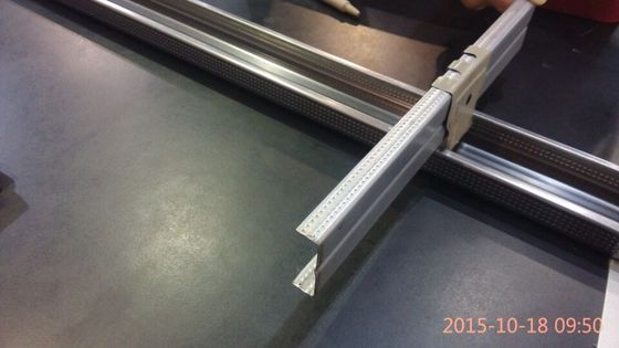 8.5kw آلة تشكيل المسار والمسمار Plc 12 صفًا