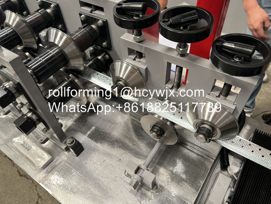 آلة التشكيل بالدلفنة للعارضة ذات الزاوية الفولاذية 45 # Cr12