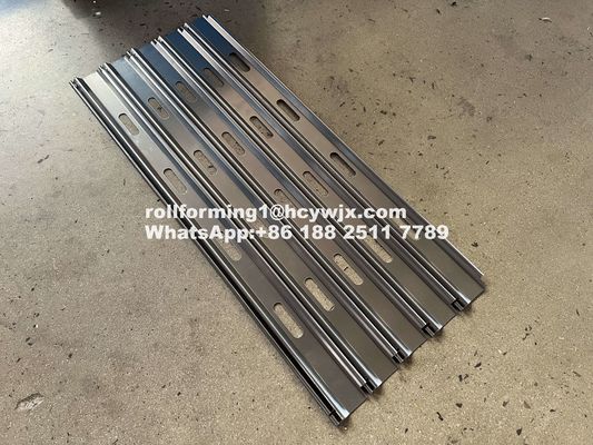 آلة تشكيل حفرة عبر الإنترنت