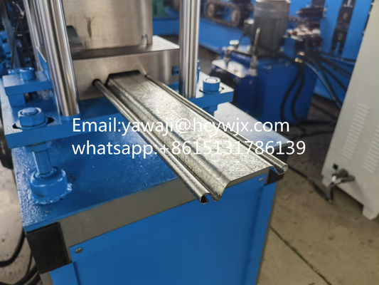 سلسلة القيادة الكاملة الأوتوماتيكية شاشة إطار الباب آلة التدحرج ل 380 فولت 50 هرتز 3 مراحل إطار الفولاذ