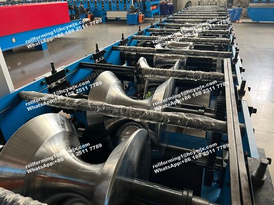 آلة تشكيل لفائف غطاء التلال الأوتوماتيكية المخصصة بمحرك رئيسي بقوة 5.5 كيلو واط وتحكم PLC للصفائح بسماكة 0.3-0.6 مم