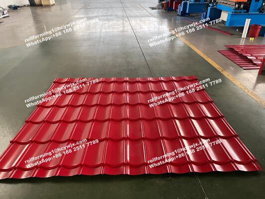 آلة تشكيل طلاء طبقة مزدوجة مع نظام تحكم PLC للقطع الهيدروليكي لألواح السقف بسعة 0.3-0.6mm