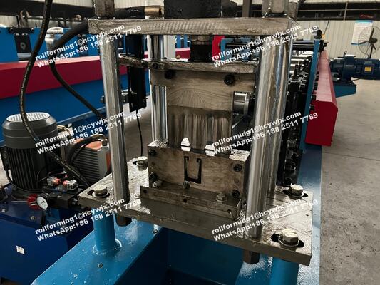 آلة تشكيل قضبان توجيه باب المرآب المقسم، المسار المنزلق